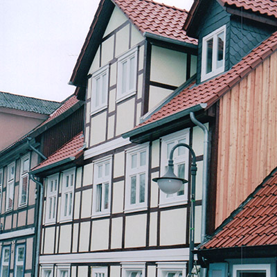 Komplettsanierung, Trockenbau, Malerarbeiten, Fliesenarbeiten, Sanitärarbeiten, Badeinrichtung, Elektroarbeiten, Lichttechnik